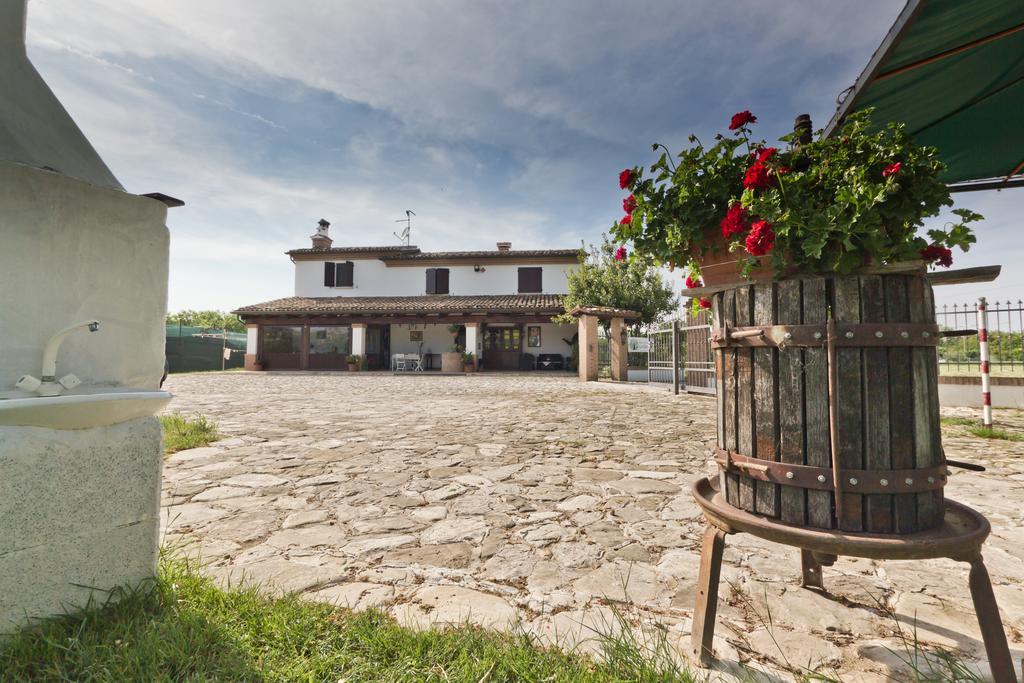 Country Rooms & Suite La Quercia Coriano Exterior foto