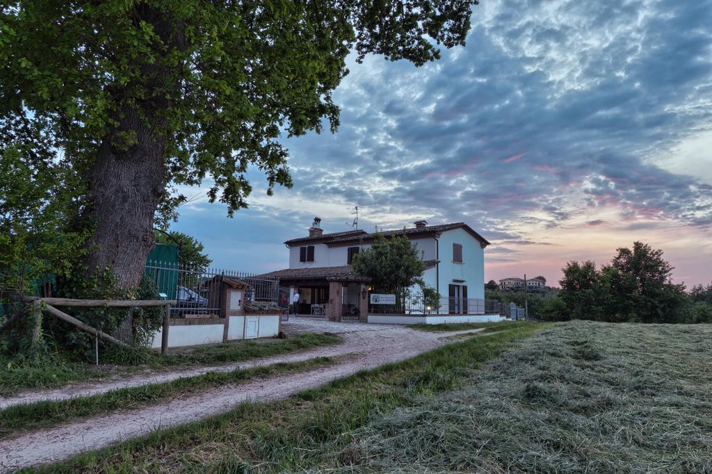 Country Rooms & Suite La Quercia Coriano Exterior foto