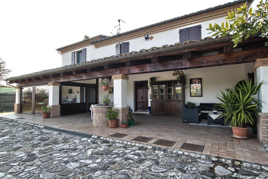 Country Rooms & Suite La Quercia Coriano Exterior foto